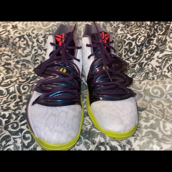 KYRIE MAMBA MENTALITY - Picture 4 of 6